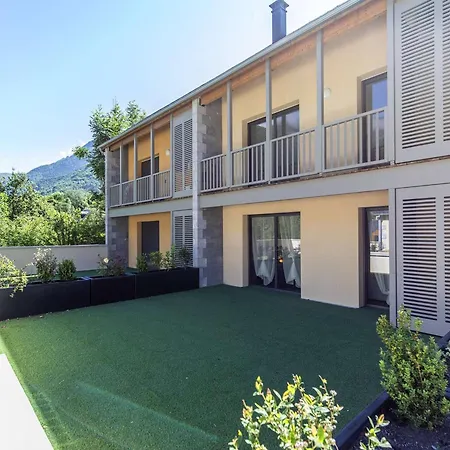 Neuf Avec 3 Chambres, Terrasse Et Parking, A 5 Min Du Centre De - Fr-1-401-298 Cauterets