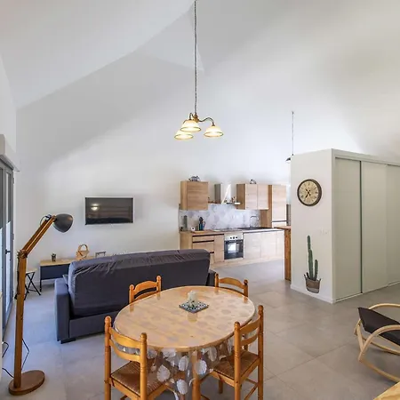 Neuf Avec 3 Chambres, Terrasse Et Parking, A 5 Min Du Centre De - Fr-1-401-298 Cauterets