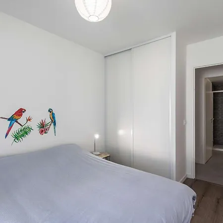 Neuf Avec 3 Chambres, Terrasse Et Parking, A 5 Min Du Centre De - Fr-1-401-298 * Cauterets