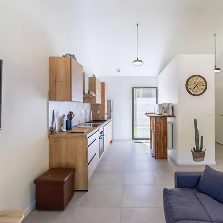 Apartament Neuf Avec 3 Chambres, Terrasse Et Parking, A 5 Min Du Centre De - Fr-1-401-298 Cauterets