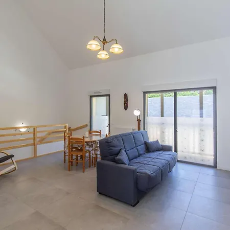 Neuf Avec 3 Chambres, Terrasse Et Parking, A 5 Min Du Centre De - Fr-1-401-298