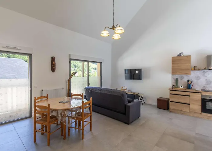 Neuf Avec 3 Chambres, Terrasse Et Parking, A 5 Min Du Centre De - Fr-1-401-298 *